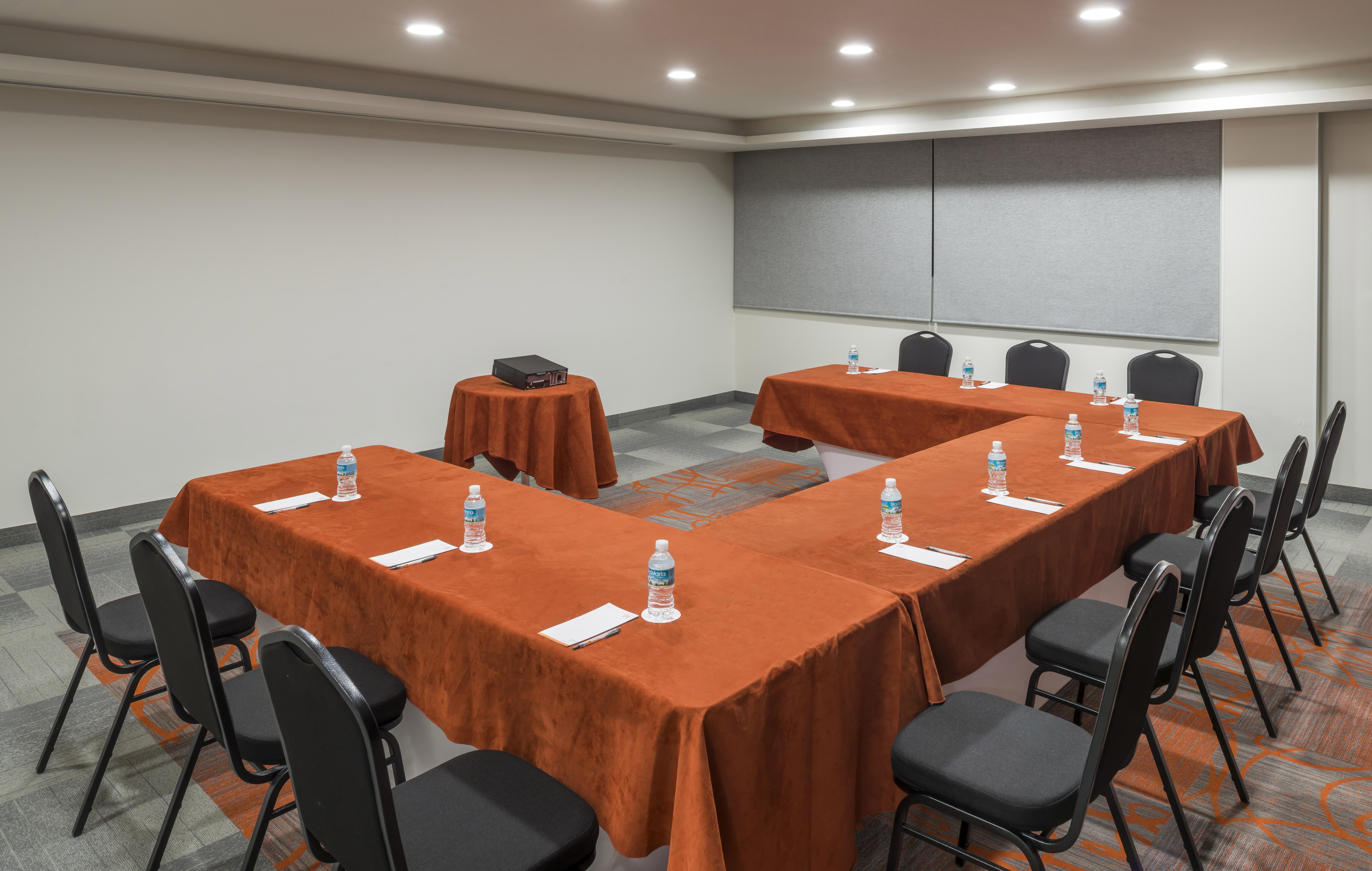 סלאיה Real Inn Celaya מראה חיצוני תמונה