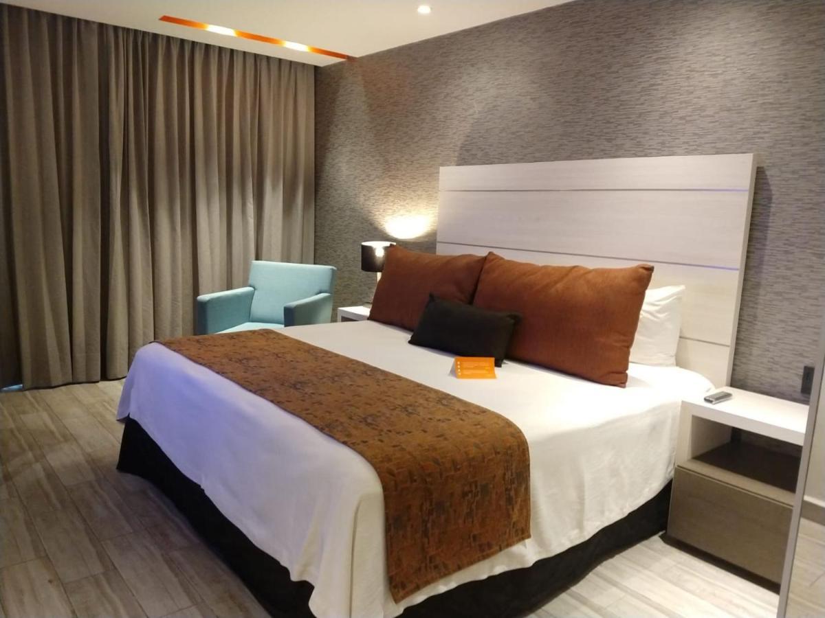 סלאיה Real Inn Celaya מראה חיצוני תמונה