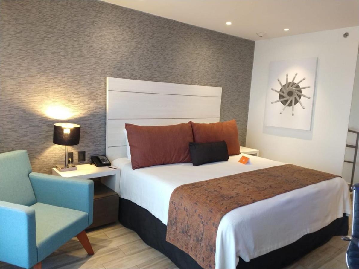 סלאיה Real Inn Celaya מראה חיצוני תמונה